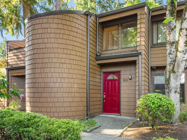 11416 NE 128th St APT 65, Kirkland, WA 98034