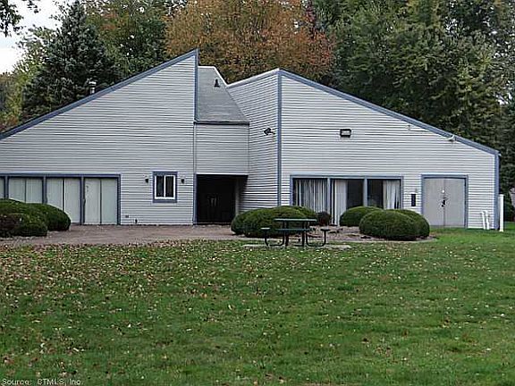 2nd image of 131 Candlewood Dr