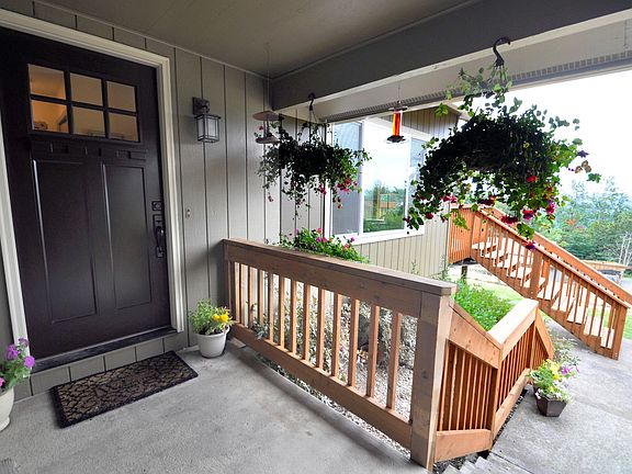 Front door/porch