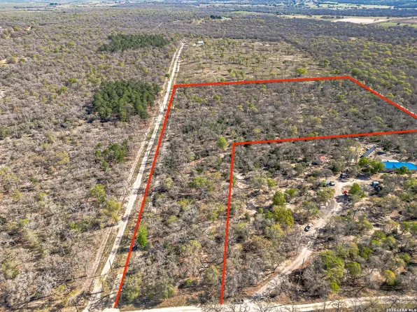 526 turkey tree, Seguin, TX 78155