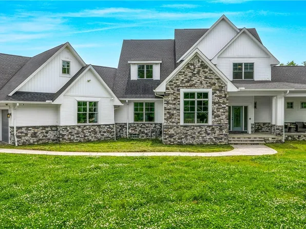 33553 Capel Rd, Columbia Station, OH 44028