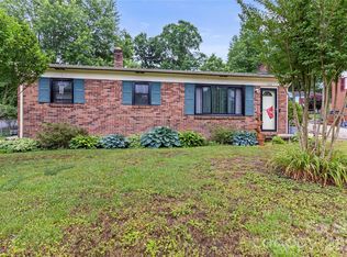 325 Swanson Dr SW, Lenoir, NC 28645
