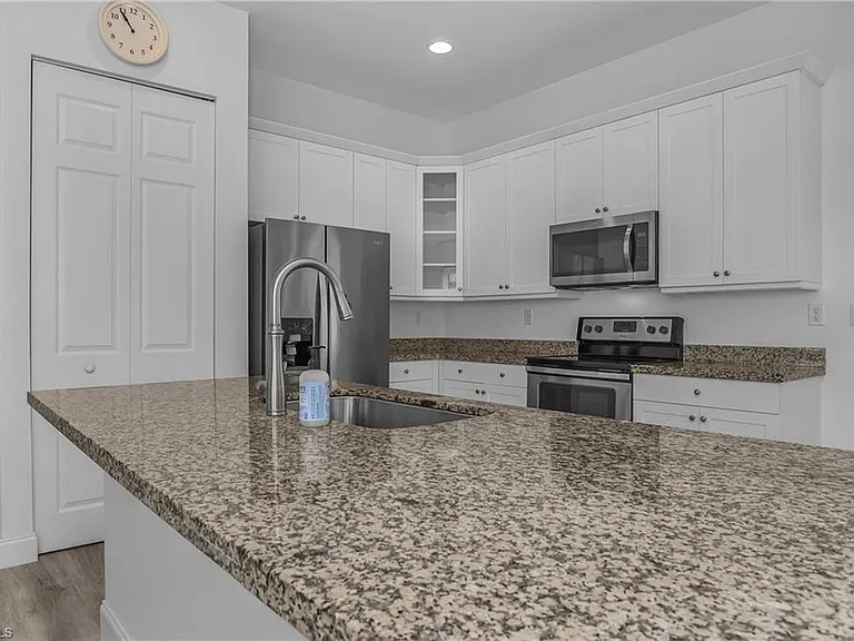 5396 Cameron Dr — Photo 15