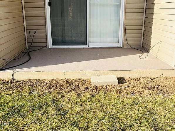 10185 Allen Pointe Dr #B, Allen Park, MI 48101