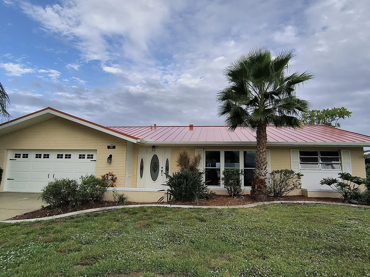 3 bed, 1756 sqft, $3,275 — Photo 3