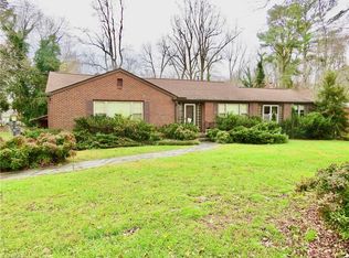 1127 S Woodleigh Cir, Reidsville, NC 27320
