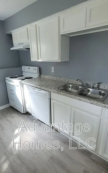700 N 70th St — Photo 6