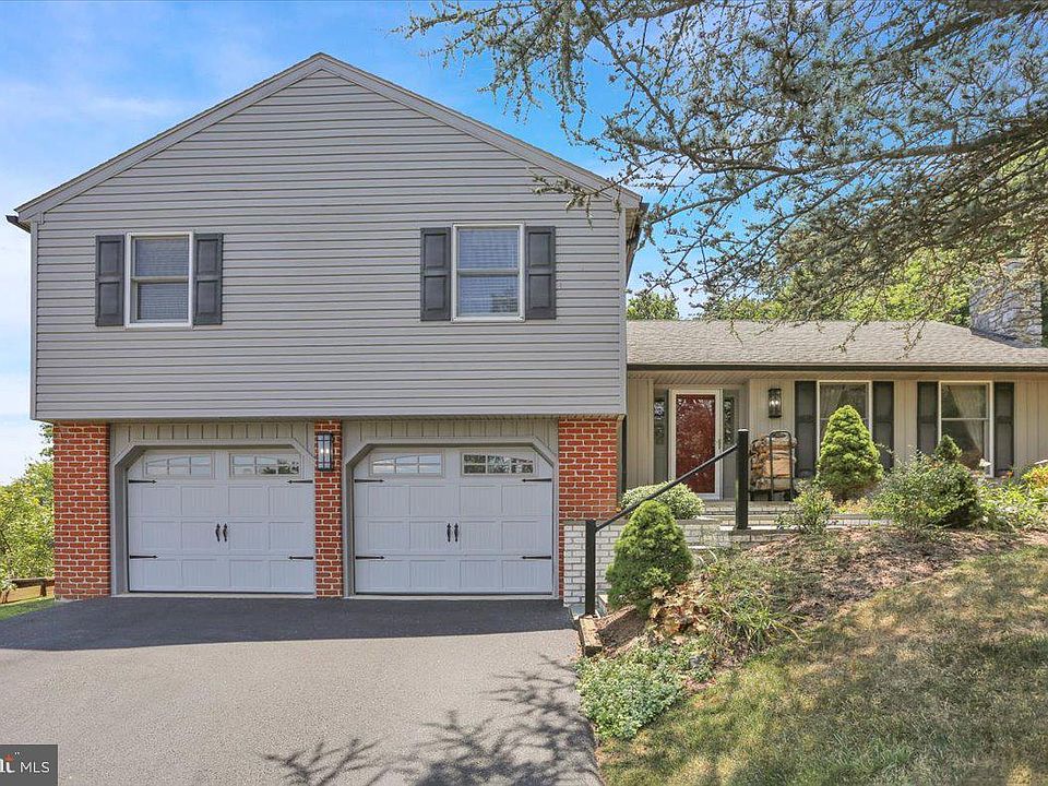 1st image of 209 Pembroke Dr