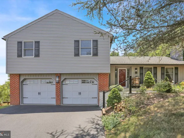 209 Pembroke Dr, Reading, PA 19607