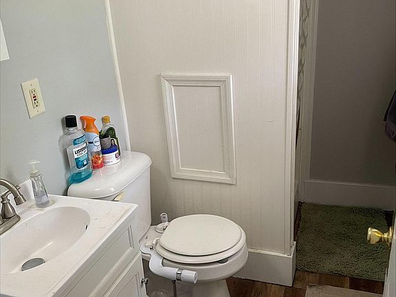 5th image of 436 W Vine St APT 2
