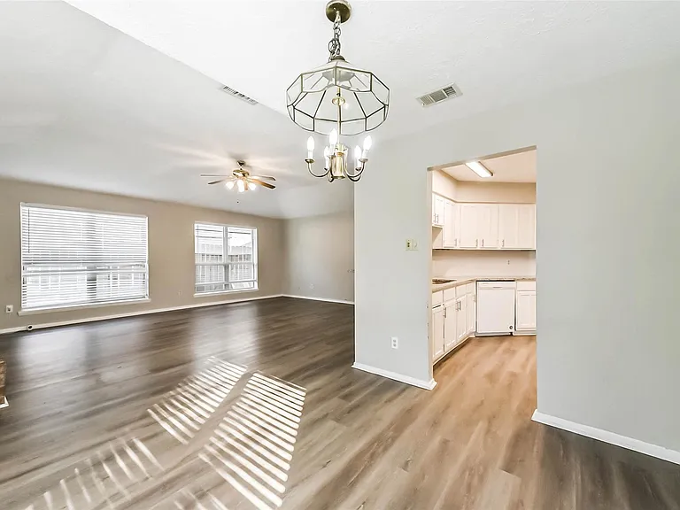 2406 Pilgrims Bend Dr — Photo 24