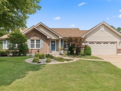 2 Seminary Ct, Florissant, MO, 63031
