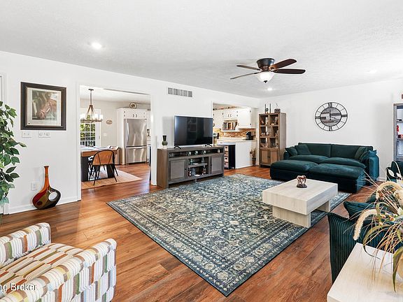 4th image of 5036 Huntington Woods Rd