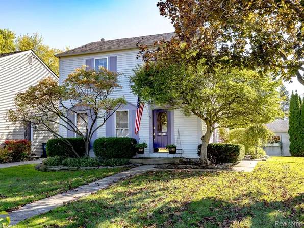 16329 Birwood Ave, Beverly Hills, MI 48025