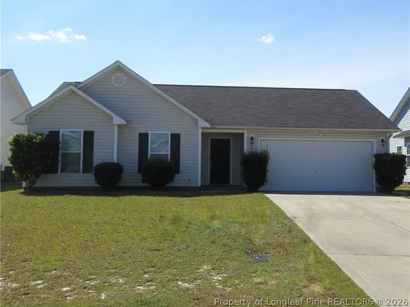 2212 Cliff Swallow Dr, Fayetteville, NC 28306