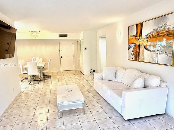 4th image of 290 174th St APT 312