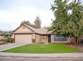 1630 S Peppertree Ct, Visalia, CA 93277