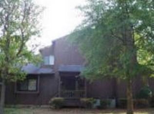 400 Fairoaks Cir, Chapel Hill, NC 27516