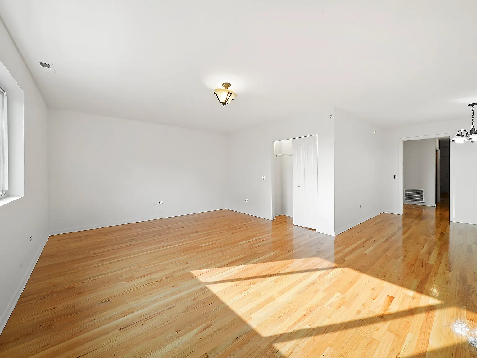 1 bed, 1500 sqft, $1,500 — Photo 4