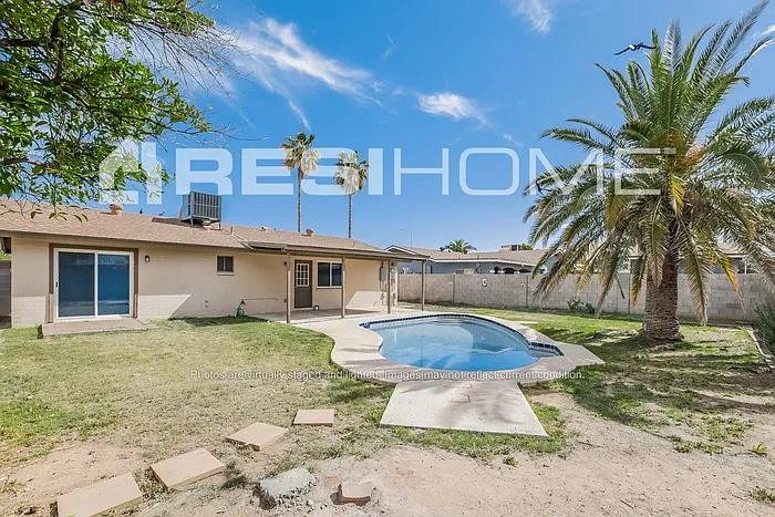 4 bed, 2.0 bath, 1424 sqft, $2,345 — Photo 2
