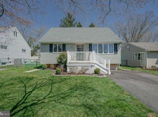205 Hillcrest Ln, Blackwood, NJ 08012