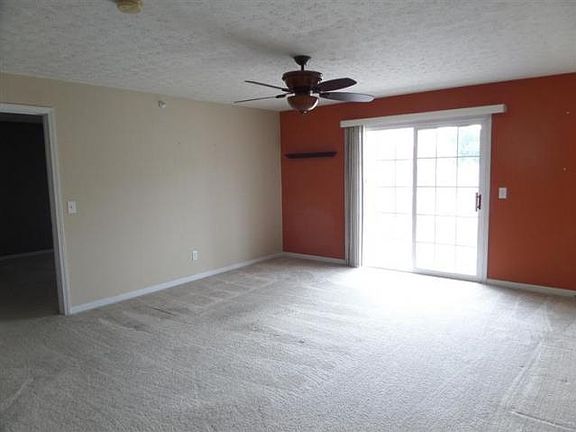 2nd image of 3318 Emerald Lakes Dr #3318