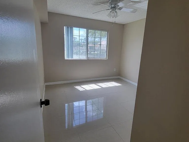 1400 Crestwood Ct S #1402 — Photo 13