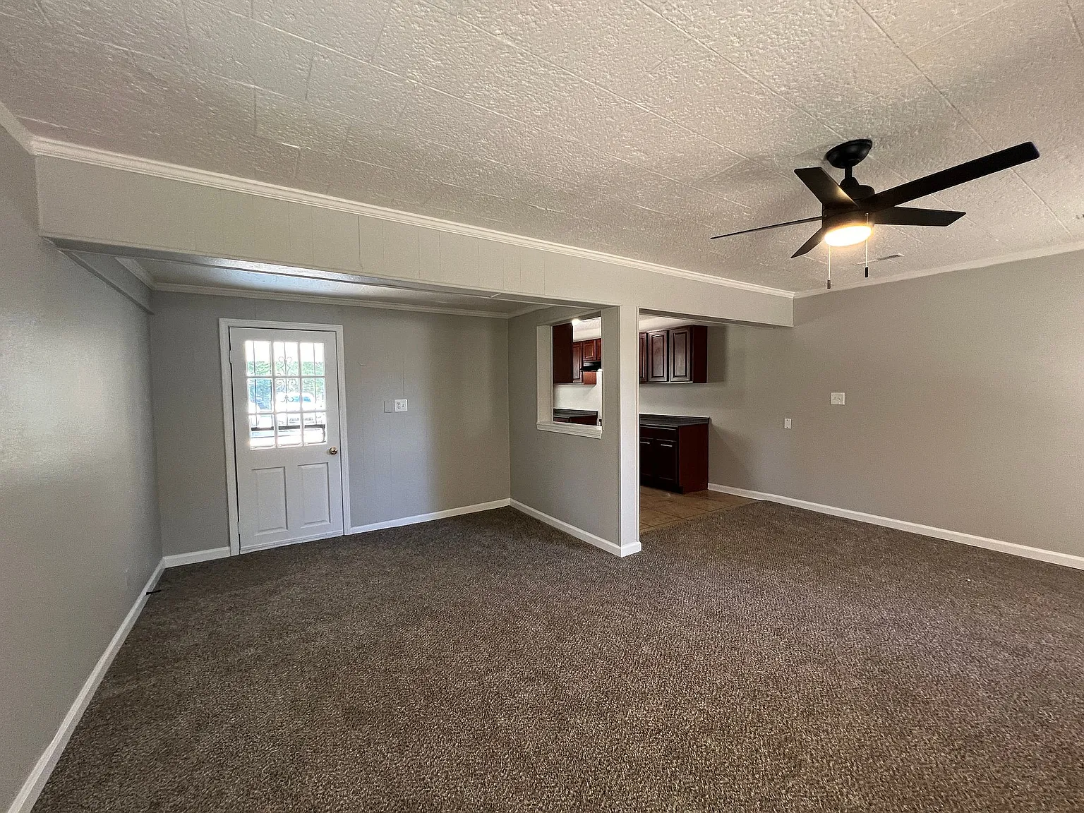 4888 Leonard Rd N — Photo 2