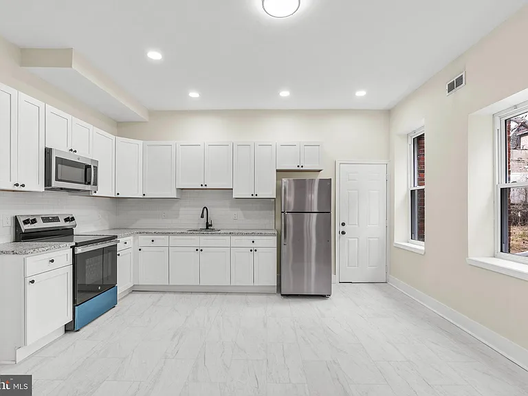 5431 Stewart St — Photo 1