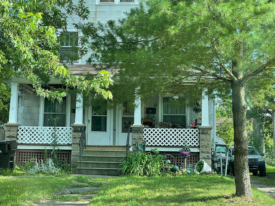 1st image of 210-212 W 14th St