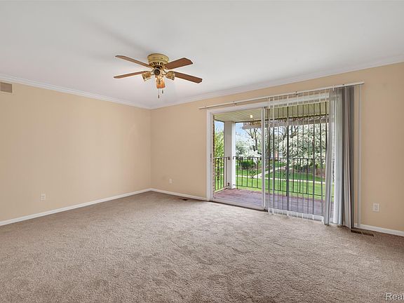4th image of 29200 Gloede Dr #139