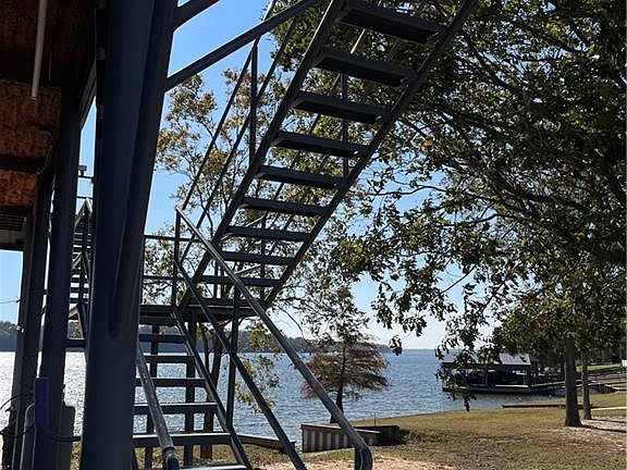 2nd image of 1800 Larto Bridge Rd #8