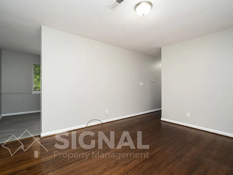 320 Argonne Dr — Photo 8
