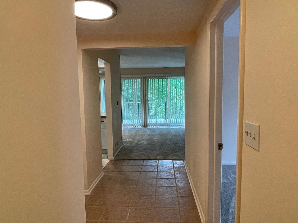 Entry hall, with park view, private balcony