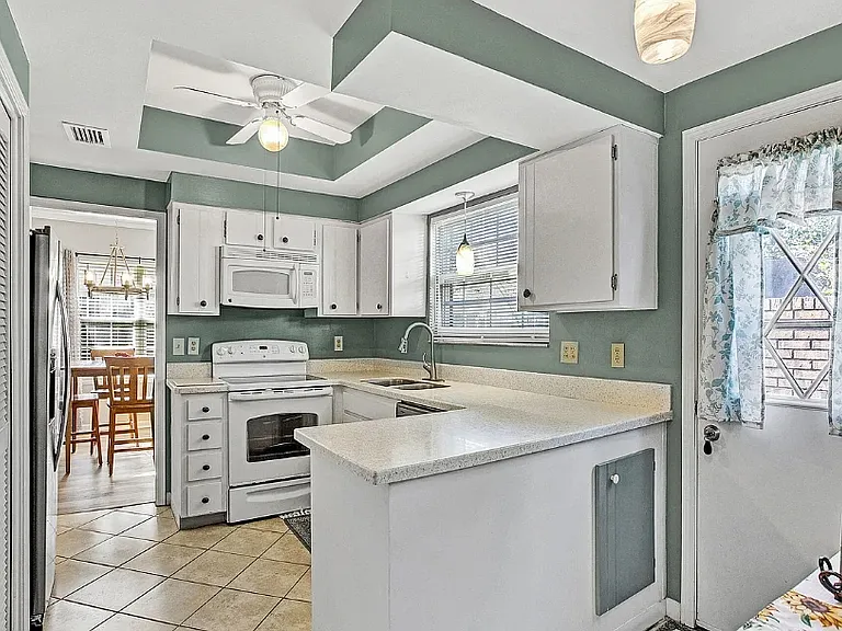 11936 W Mill Rd #20 — Photo 5