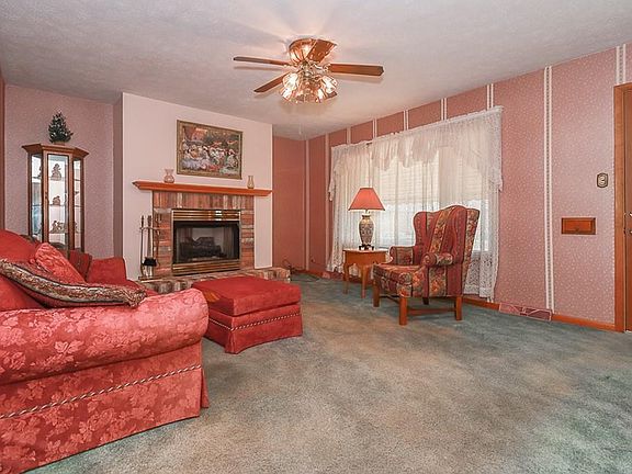 3rd image of 15010 Dana Ave