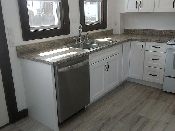 Kitchen with dishwasher