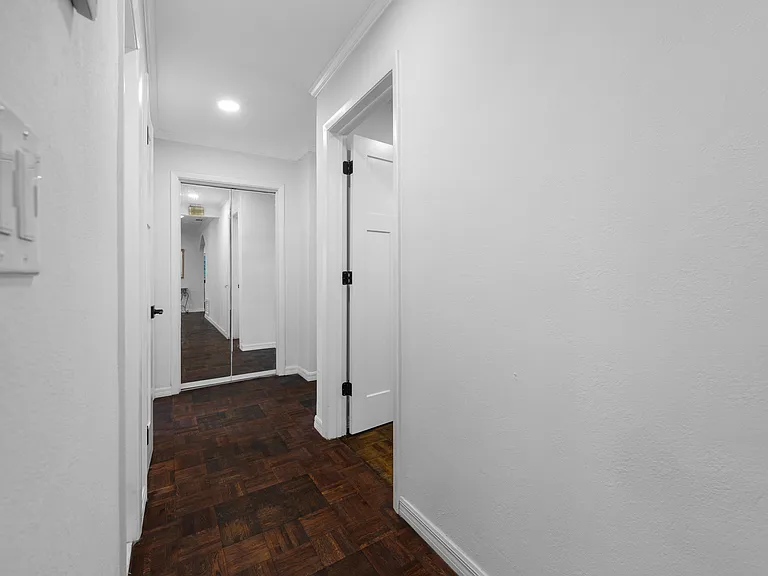 1764 Linwood Cir — Photo 14