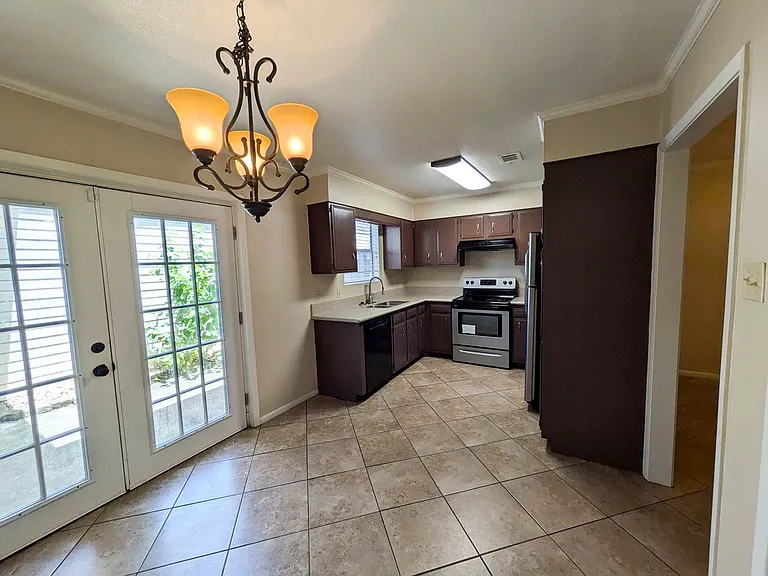 956 Sunmeadow Dr — Photo 6