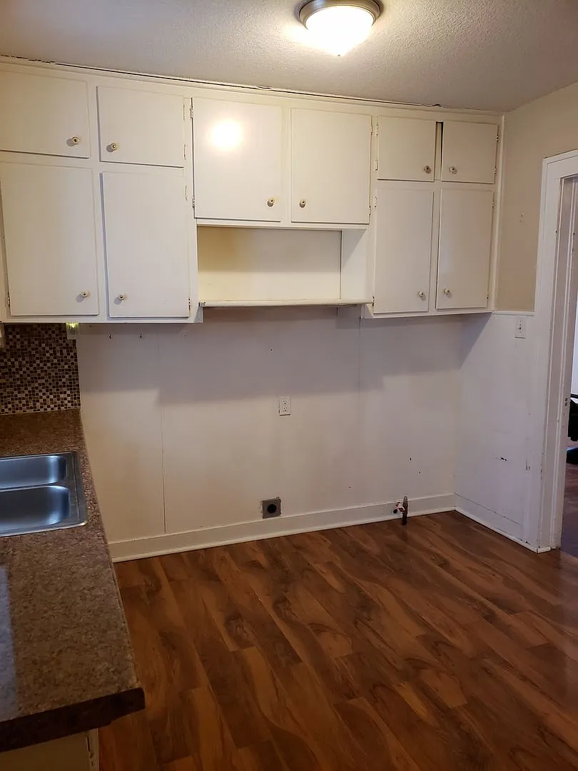 1204 SW 12th Rental — Photo 4