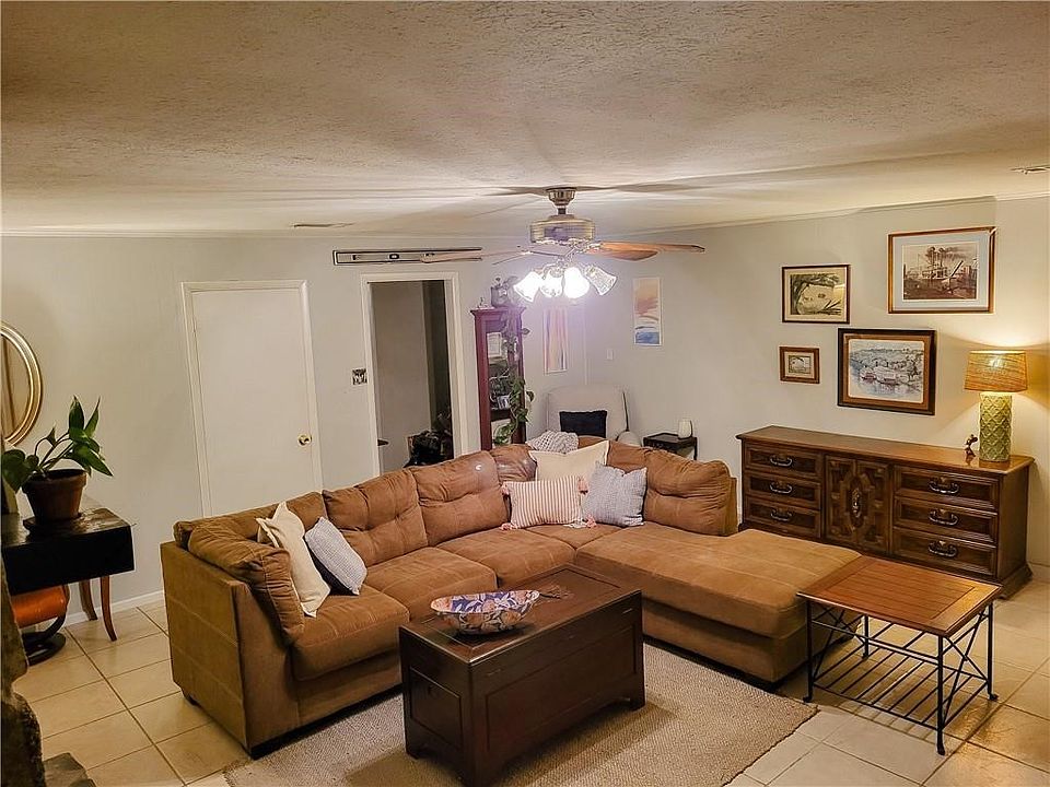 1st image of 134 Cawthorn Dr