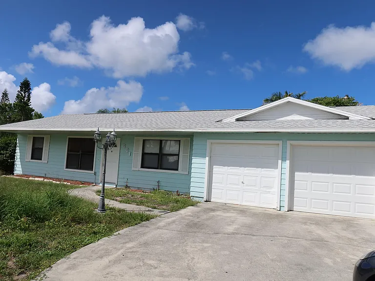 601 SE Polynesian Ave — Photo 6