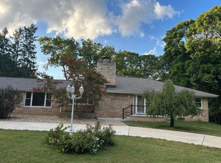 5907 N Elm Ln, Peoria, IL 61614