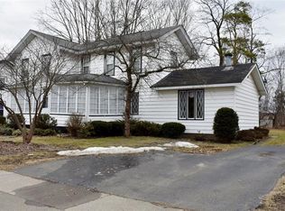 14 Maple St, Bemus Pt, NY