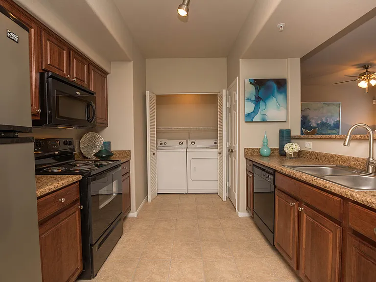 2b2 1182 SQFT 2 Bed 2 Bath