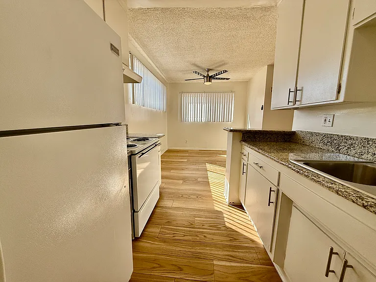 Vine Street Apartments — Photo 46