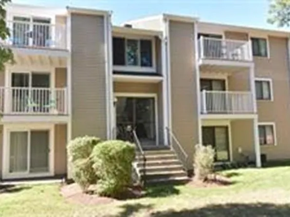 50 Silver Hill Ln APT 8, Natick, MA 01760