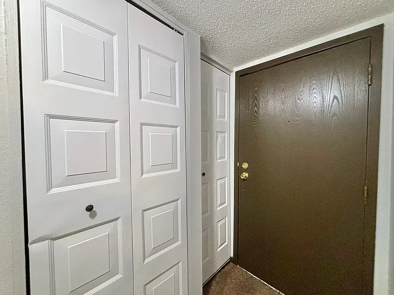 Breckenridge Davenport Apartments — Photo 31