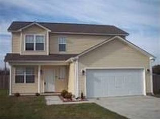 101 Briar Hollow Dr, Jacksonville, NC 28540