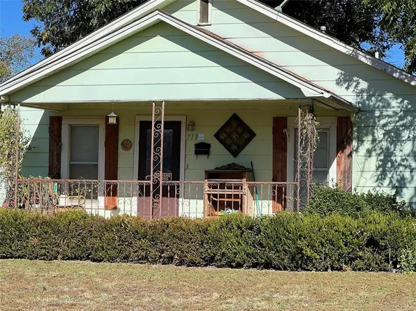 719 E Pecan St, Altus, OK 73521